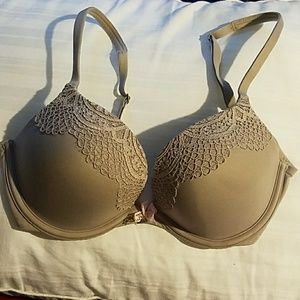 NWOT VS Push Up Bra